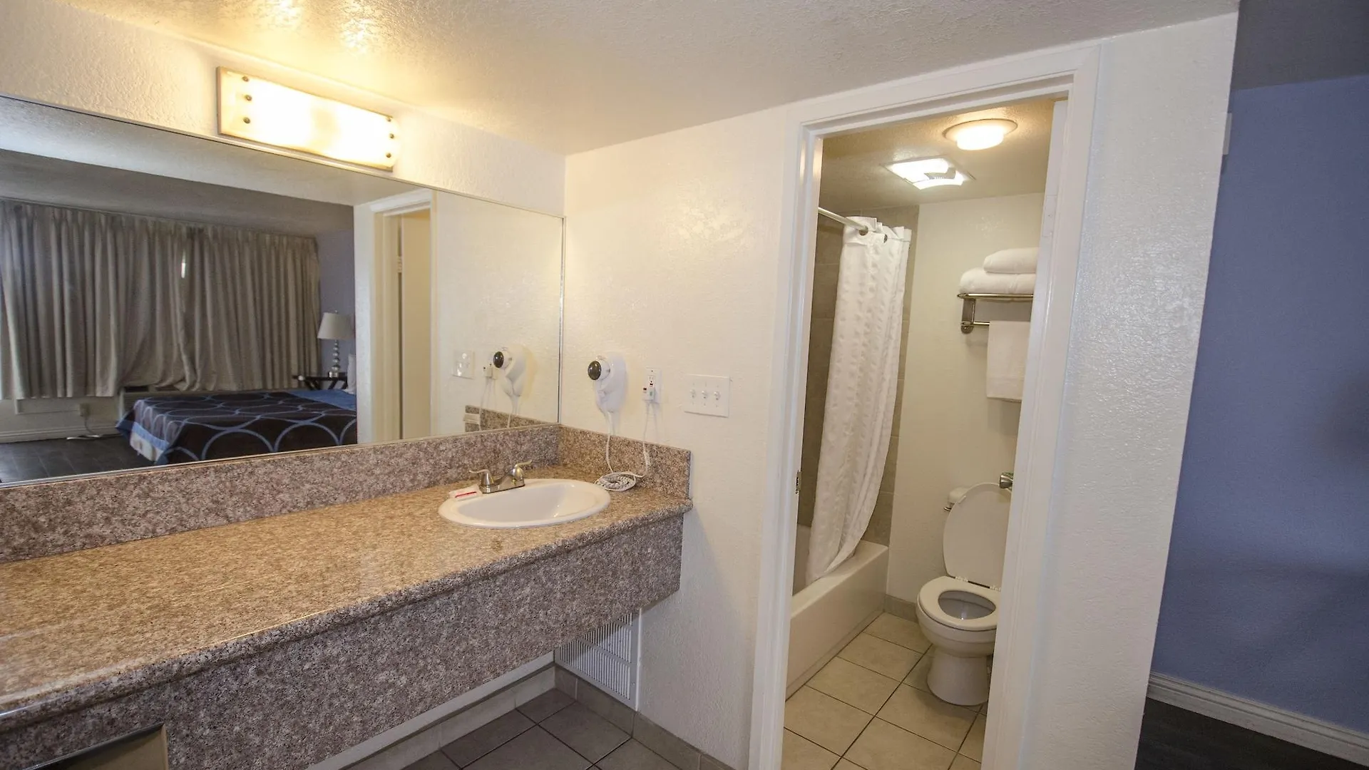 Super 8 By Wyndham Las Vegas North Strip/Fremont St. Area 2*,