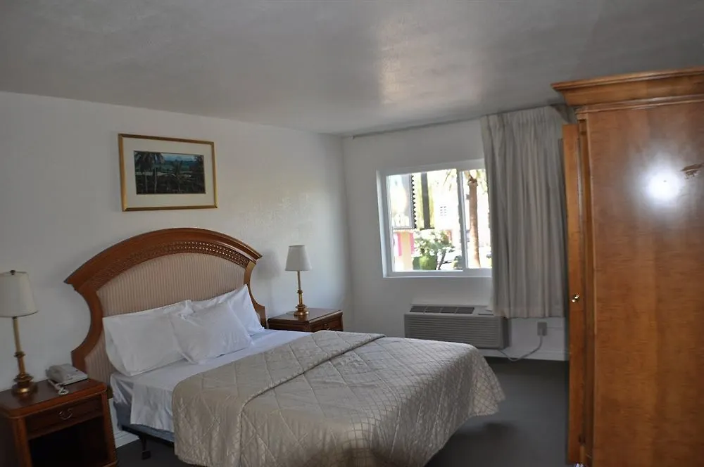 Super 8 By Wyndham Las Vegas North Strip/Fremont St. Area Hotel