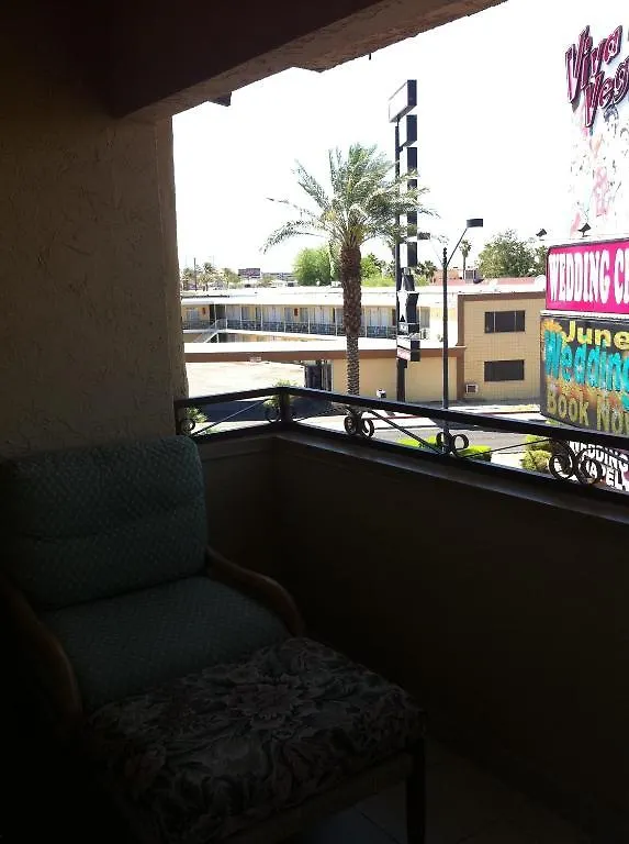 Super 8 By Wyndham Las Vegas North Strip/Fremont St. Area