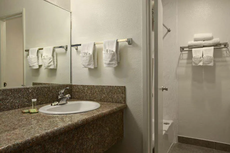 Super 8 By Wyndham Las Vegas North Strip/Fremont St. Area